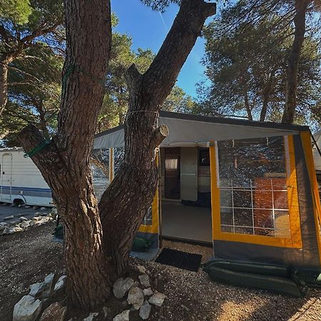 אוגייאן Caravan Near The Sea 2 מראה חיצוני תמונה