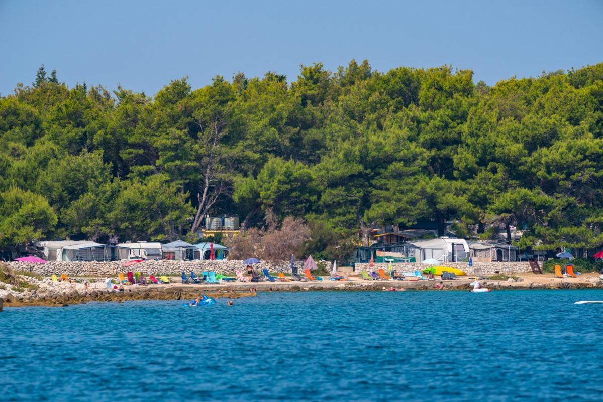 אוגייאן Caravan Near The Sea 2 מראה חיצוני תמונה