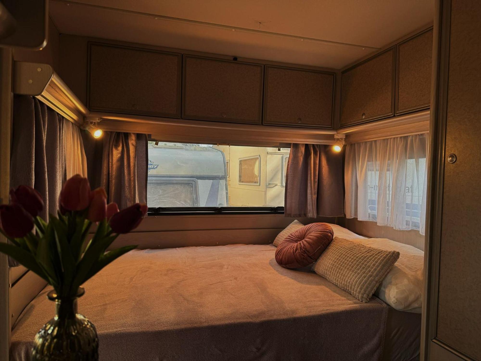 אוגייאן Caravan Near The Sea 2 מראה חיצוני תמונה