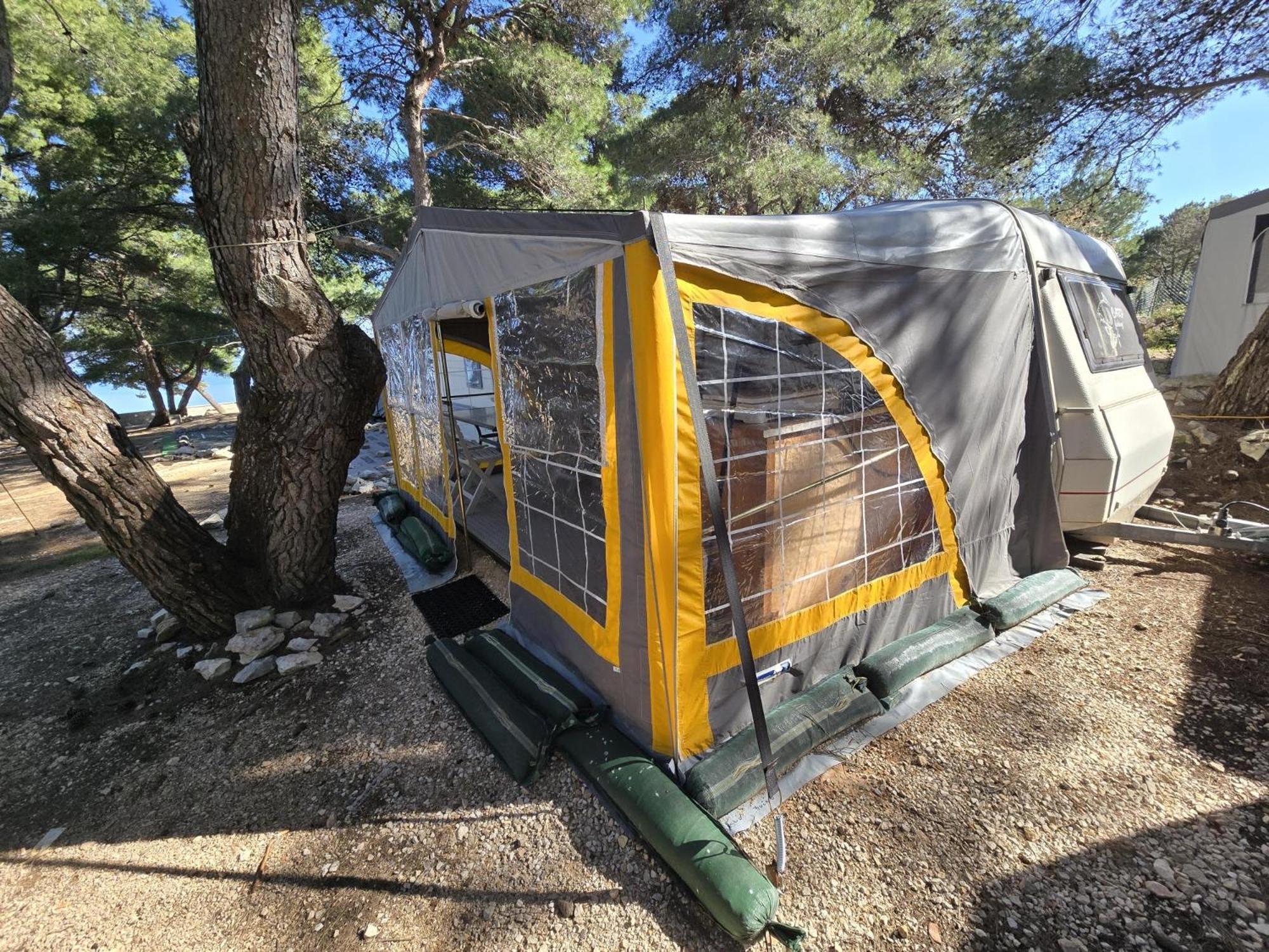 אוגייאן Caravan Near The Sea 2 מראה חיצוני תמונה