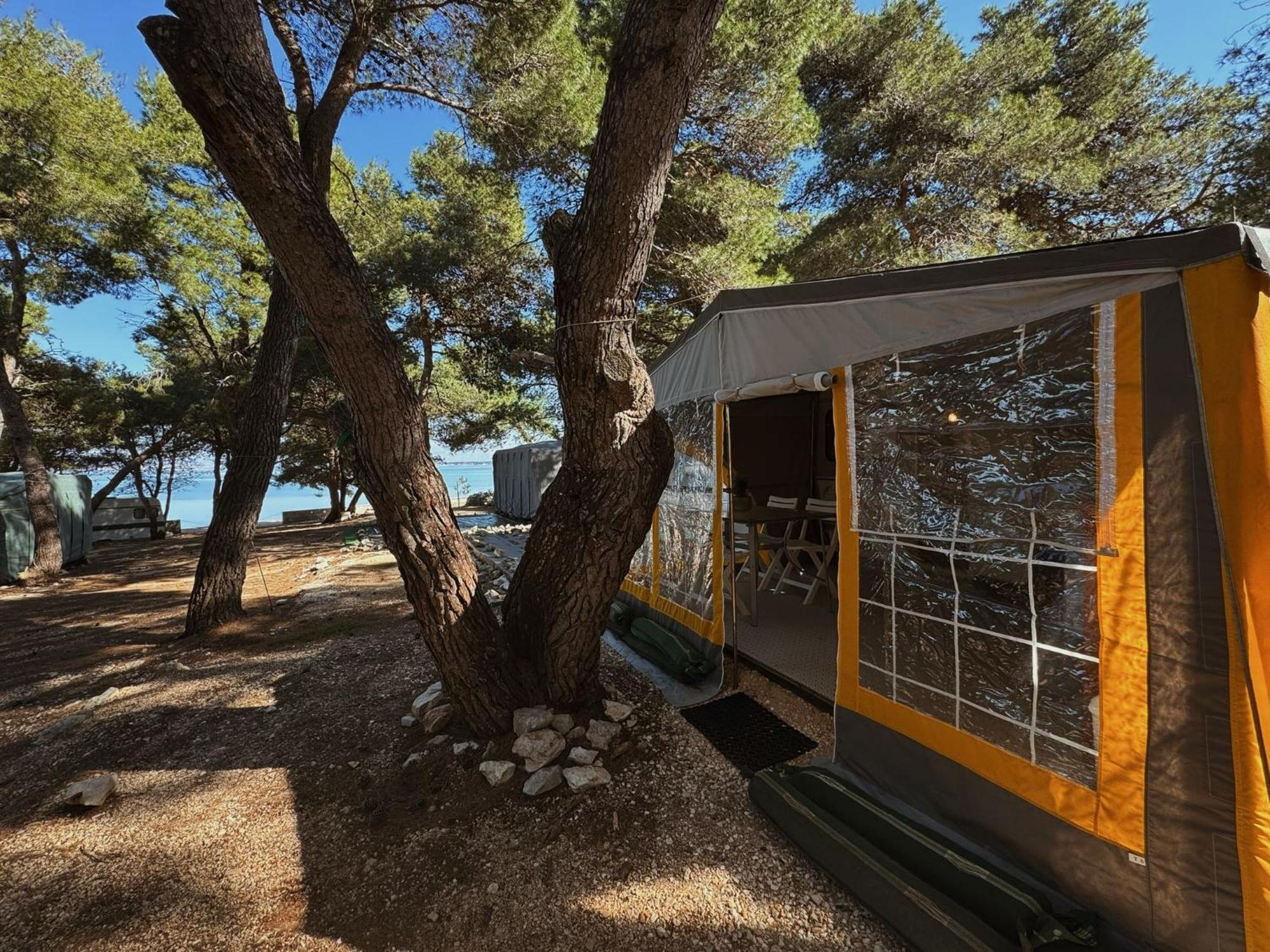 אוגייאן Caravan Near The Sea 2 מראה חיצוני תמונה