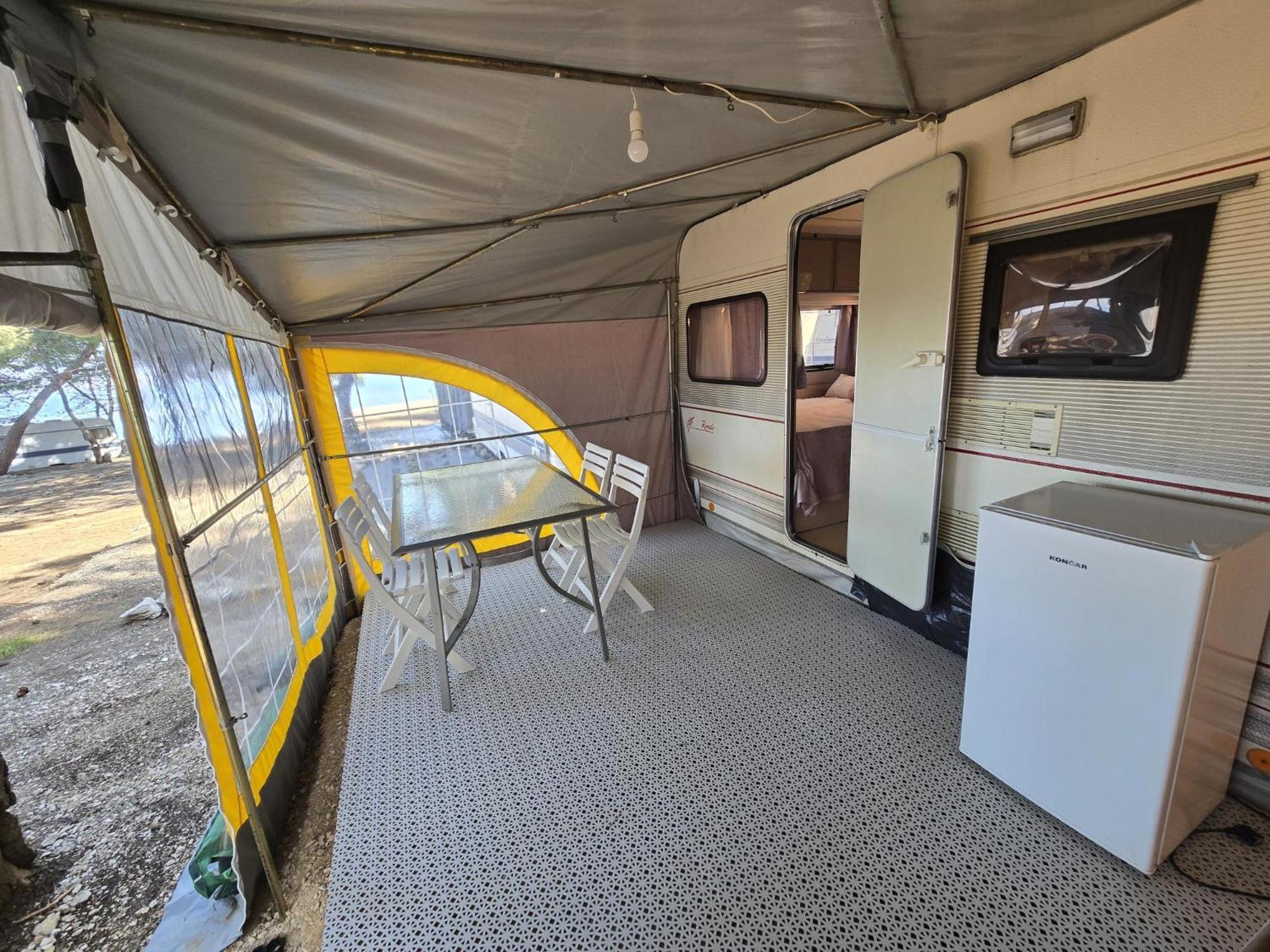 אוגייאן Caravan Near The Sea 2 מראה חיצוני תמונה