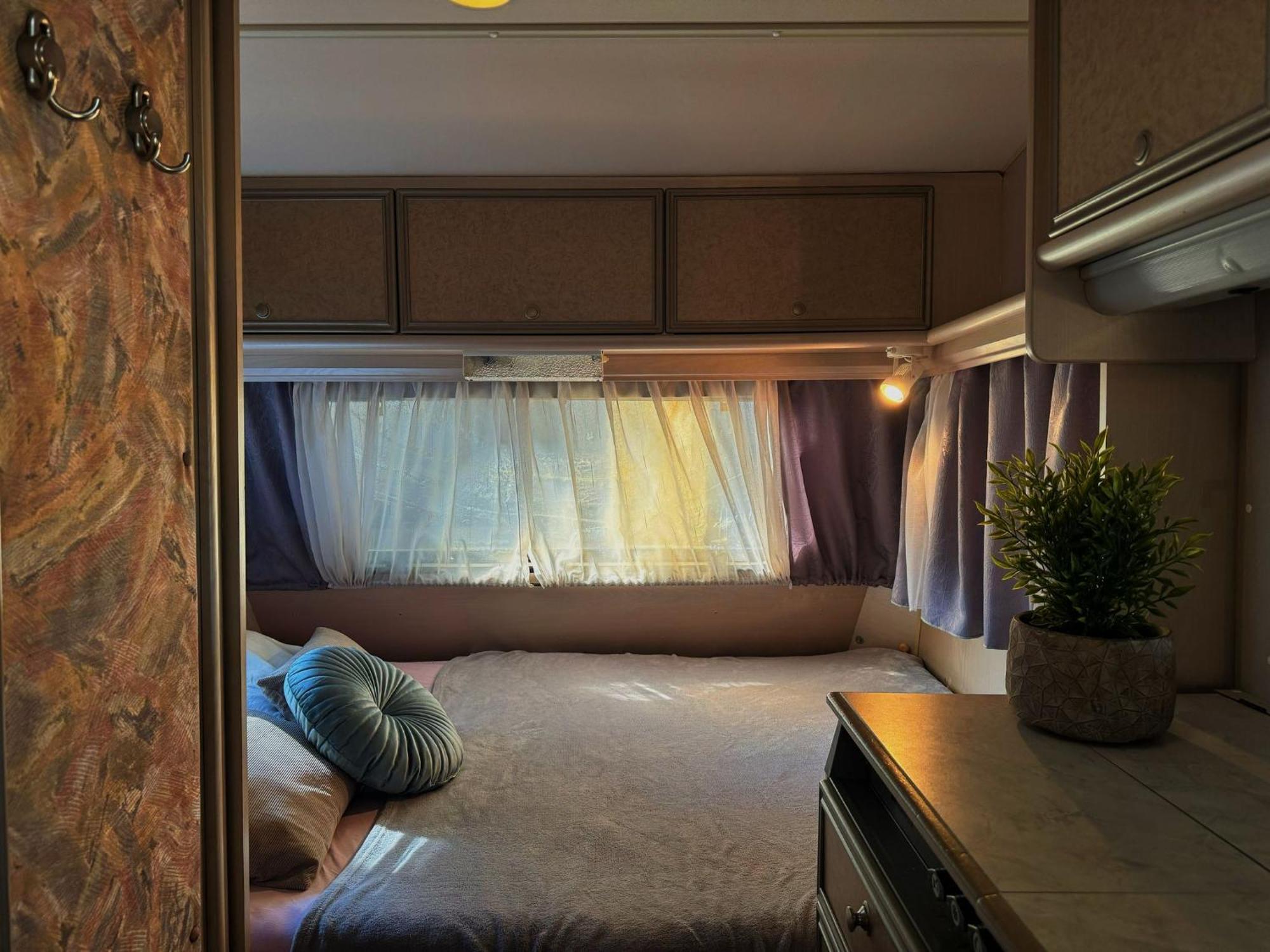 אוגייאן Caravan Near The Sea 2 מראה חיצוני תמונה