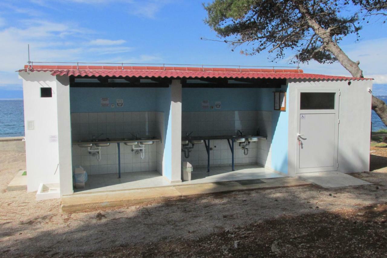 אוגייאן Caravan Near The Sea 2 מראה חיצוני תמונה